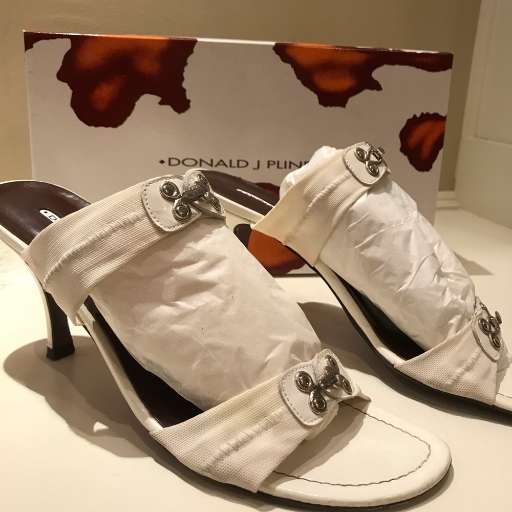 Donald J Pliner Jalba White Mesh Elastic Shoes 8.5